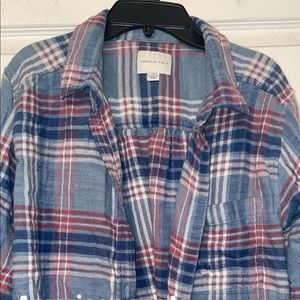 American eagle button up! So cute and soft. Ripped at the elbows when bought.